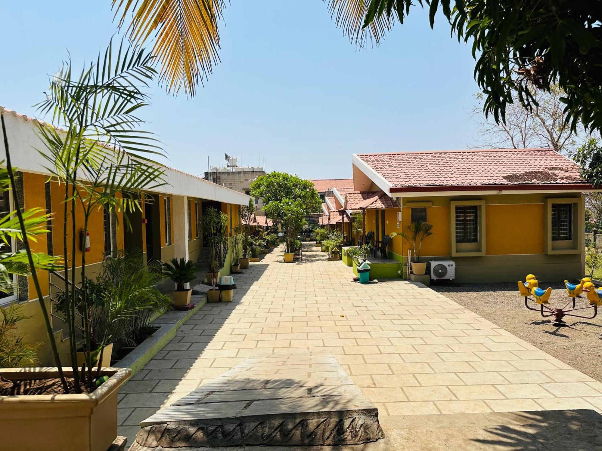 Lion Park Hotel & Resorts Sasan Gir Exterior photo